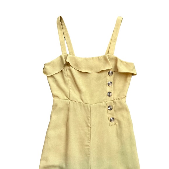 NWT essue Women’s mustard jumpsuit with straps and asymmetrical buttons - Sz S - Picture 3 of 13